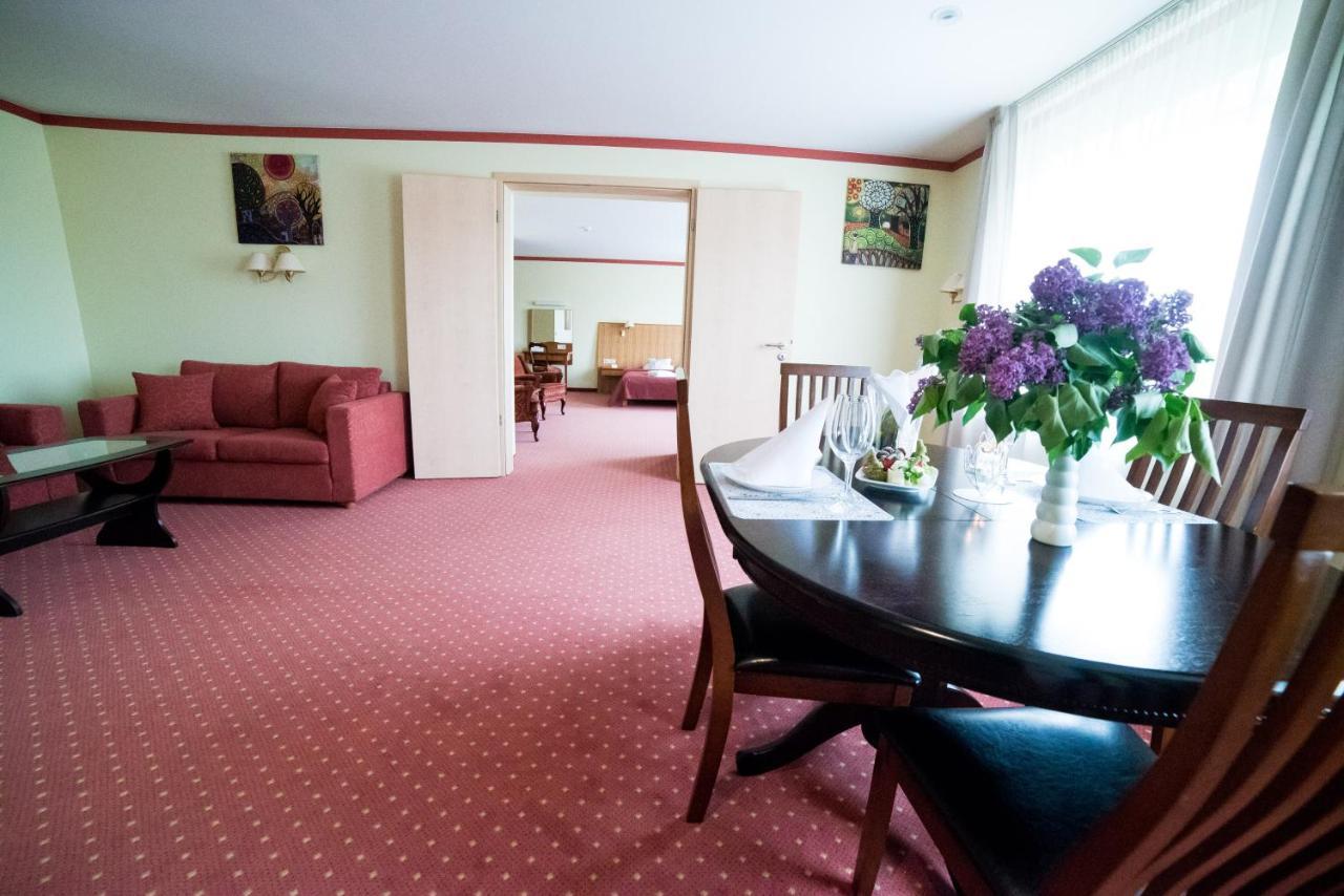 Hotel Tigra Priekuļi Esterno foto
