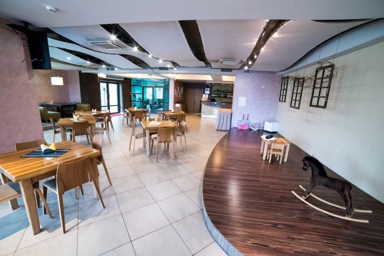 Hotel Tigra Priekuļi Esterno foto