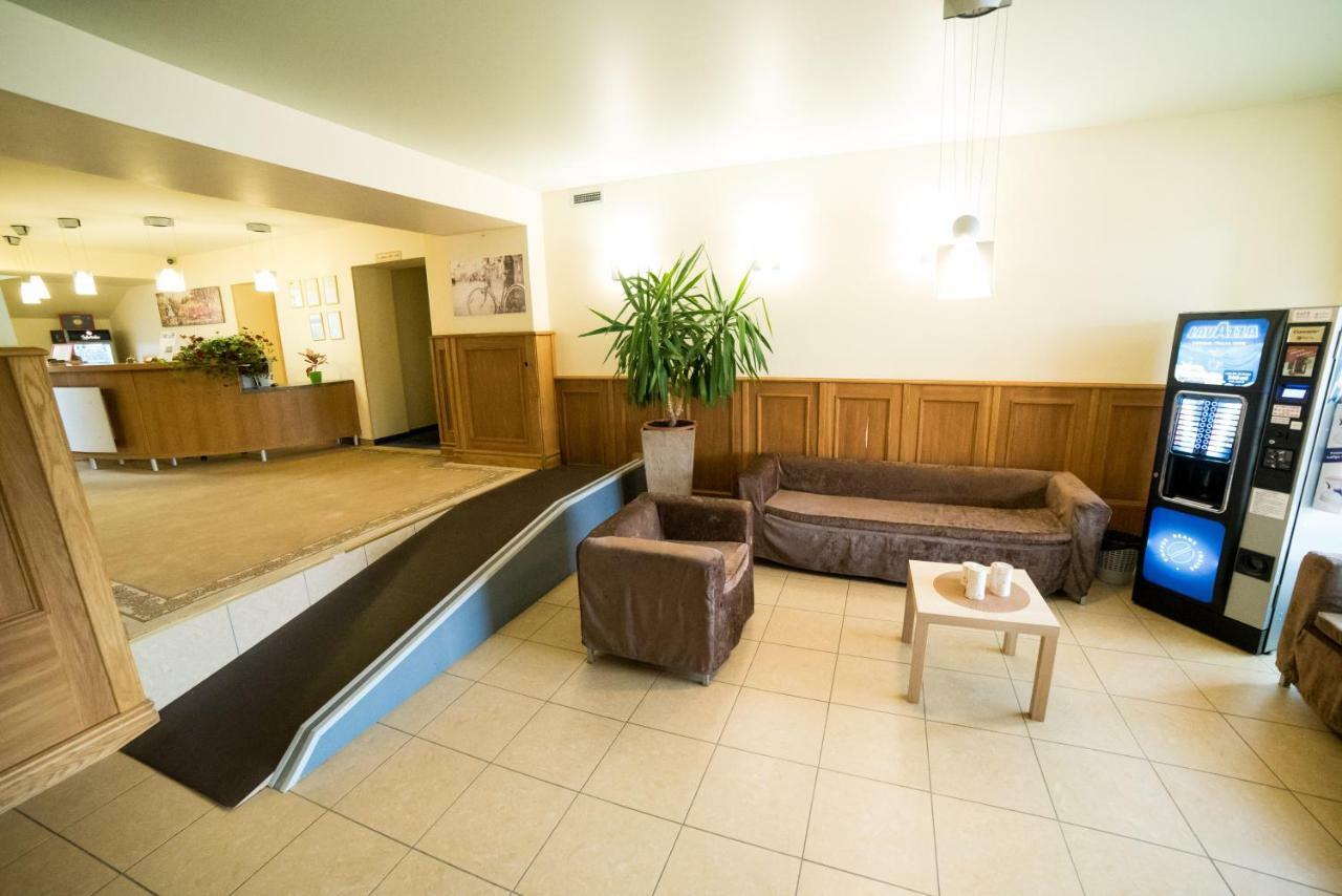 Hotel Tigra Priekuļi Esterno foto