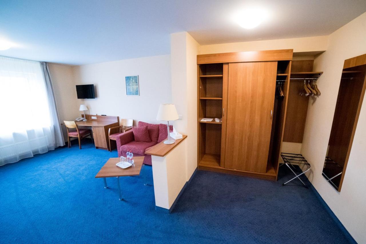 Hotel Tigra Priekuļi Esterno foto