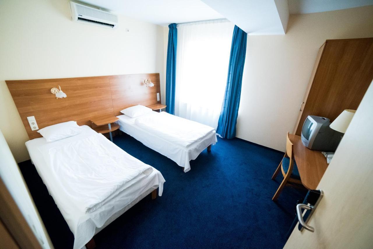 Hotel Tigra Priekuļi Esterno foto